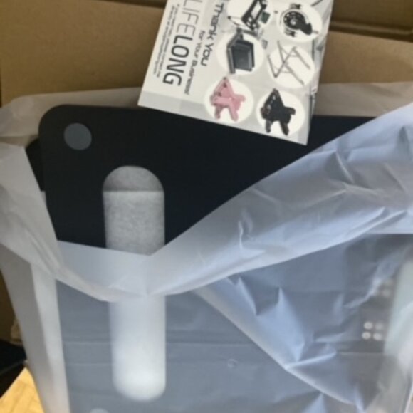 LIFELONG Quad Pro Ergonomic Laptop Stand – Adjustable 11–17″ – Black - Picture 2 of 4